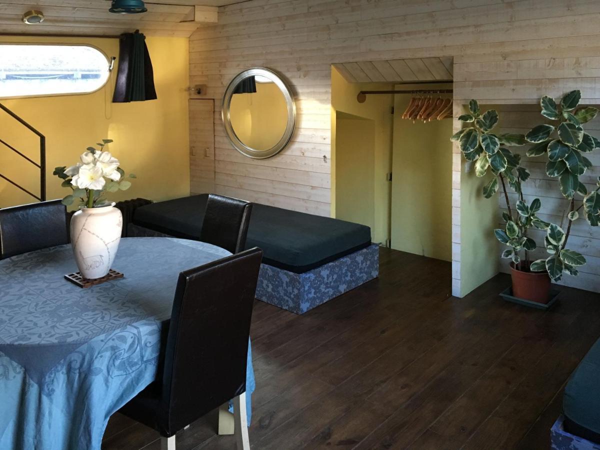 Boat For Guest Hotell Issy-les-Moulineaux Rum bild