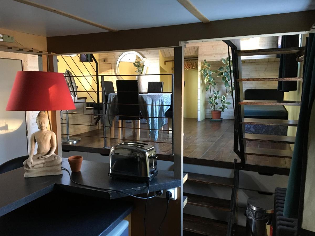 Boat For Guest Hotell Issy-les-Moulineaux Rum bild