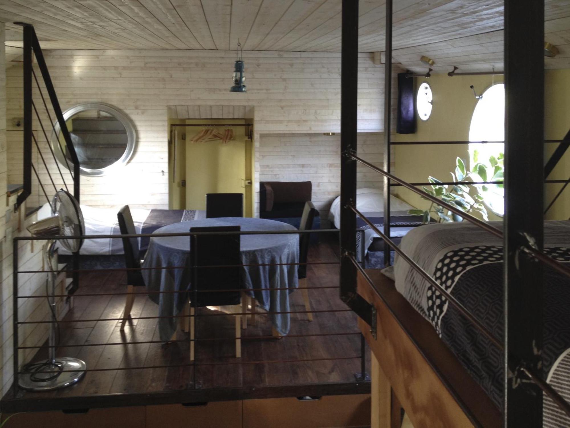 Boat For Guest Hotell Issy-les-Moulineaux Rum bild